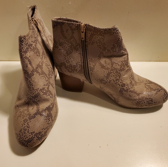 Snakeskin print booties - Picture 3 of 7
